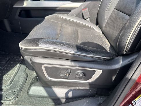 Used 2019 RAM 1500 Laramie image 13