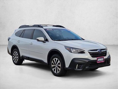 Used 2022 Subaru Outback Premium image 3