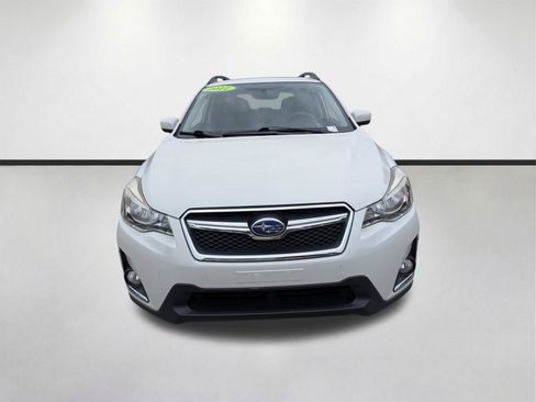 Used 2017 Subaru Crosstrek 2.0i Premium w/ Moonroof Package AWD/4WD image 10
