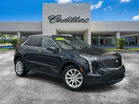 Certified 2022 Cadillac XT4 Luxury w/ Driver Awareness Package FWD image 1