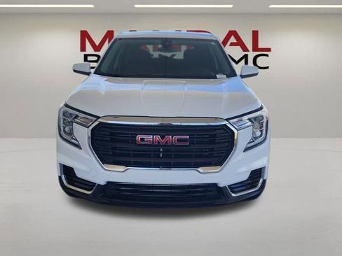 Used 2024 GMC Terrain SLE FWD image 3