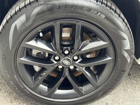 Certified 2025 Land Rover Discovery Sport S image 11