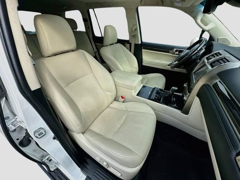 Used 2021 Lexus GX 460 Premium w/ Premium Package AWD/4WD image 29