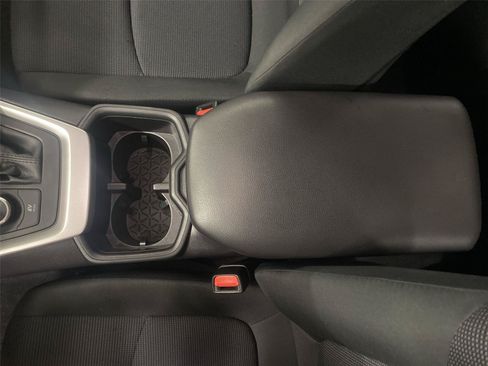 Used 2023 Toyota RAV4 LE AWD/4WD image 25