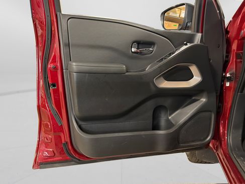 Used 2022 Nissan Frontier SV AWD/4WD image 16