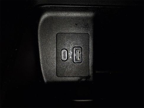 Used 2022 Ford F150 XLT w/ Equipment Group 302A High image 25