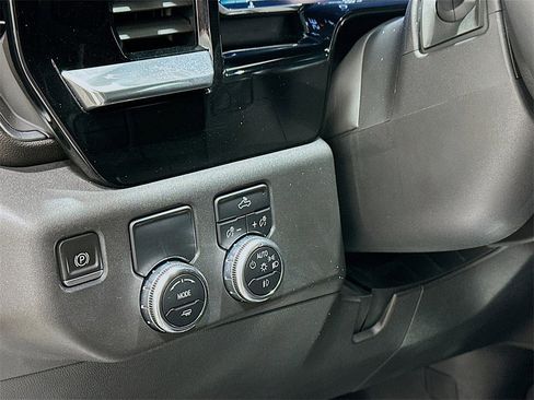 Used 2023 GMC Sierra 1500 Elevation w/ LPO, Elevation Black Package image 10