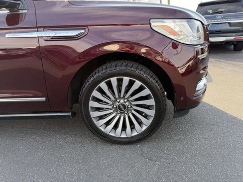 Used 2018 Lincoln Navigator Reserve w/ Technology Package image 4