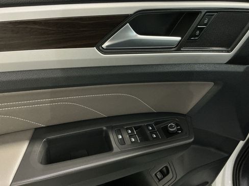 Used 2023 Volkswagen Atlas SE AWD/4WD image 16
