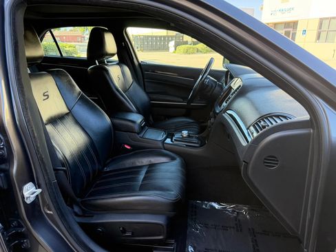 Used 2021 Chrysler 300 S RWD image 17