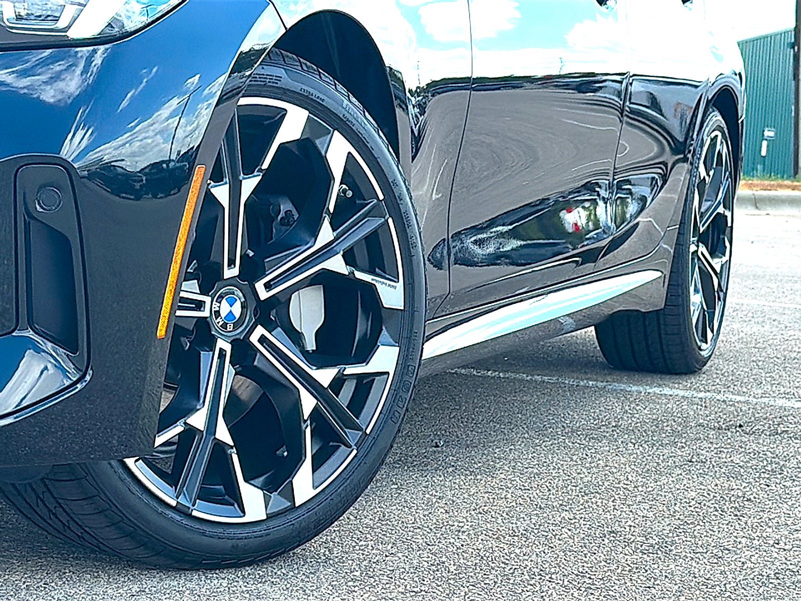 New 2026 BMW 330i Sedan w/ M Sport Package RWD image 3