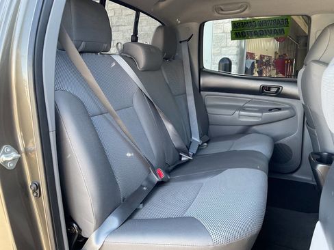 Used 2015 Toyota Tacoma PreRunner w/ TRD Off-Road Package RWD image 41