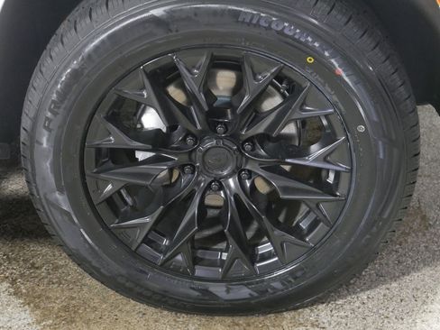 Used 2021 GMC Yukon XL AT4 w/ AT4 Premium Package image 15