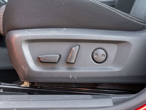 Used 2023 Nissan Rogue SV image 19