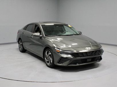 Used 2024 Hyundai Elantra SEL w/ Convenience Package