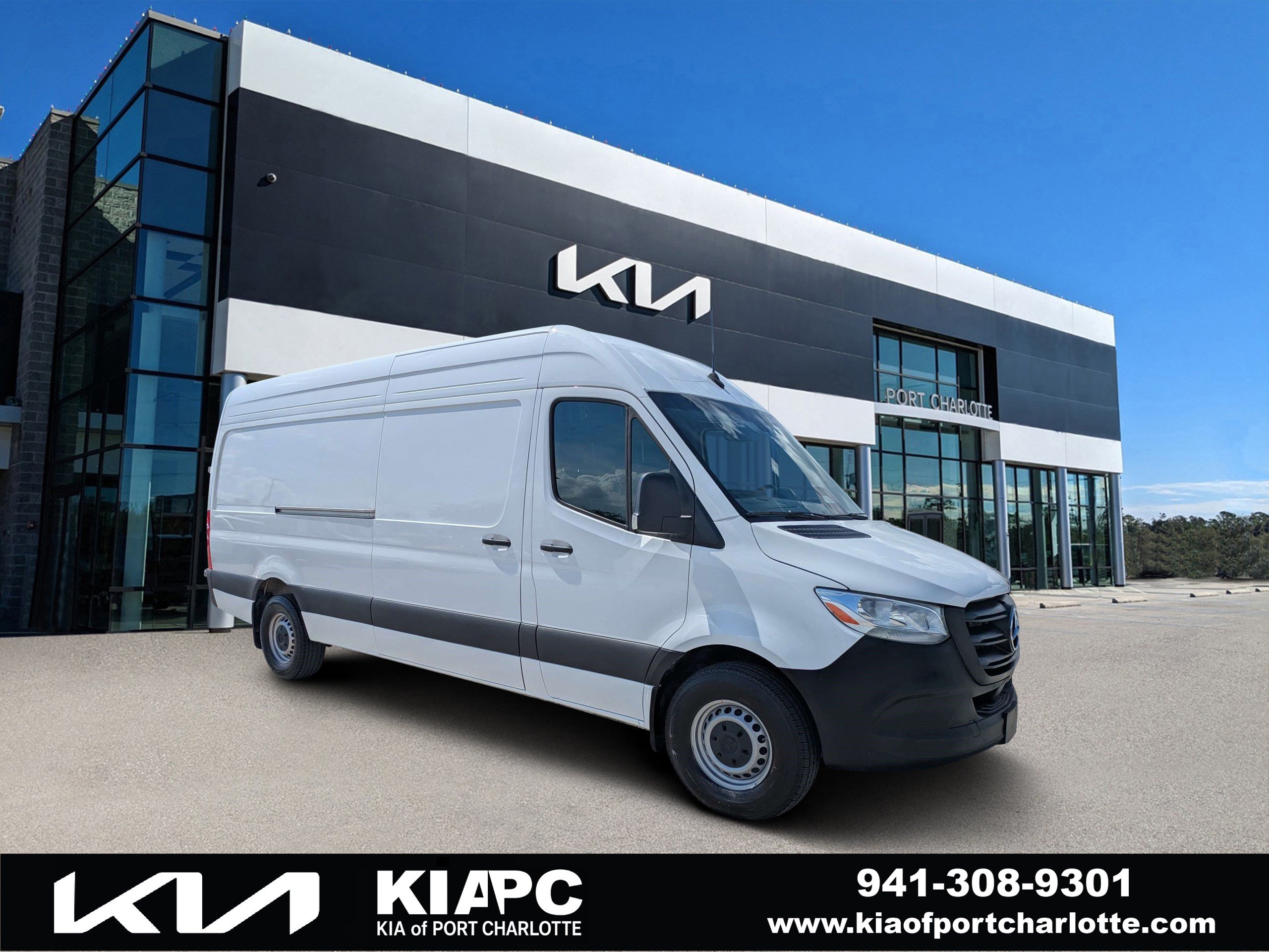 Used 2025 Mercedes-Benz Sprinter 2500 image 1