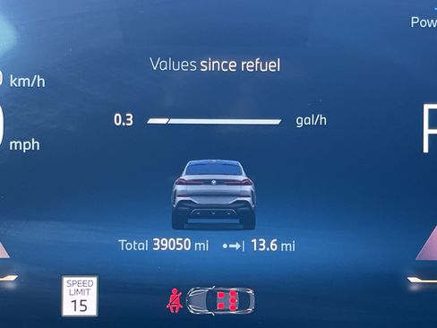 Used 2025 BMW X6 xDrive40i w/ Climate Comfort Package image 13