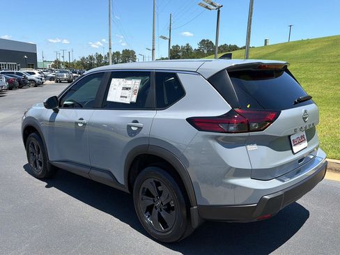 New 2026 Nissan Rogue SV w/ Cold Weather Package FWD image 4