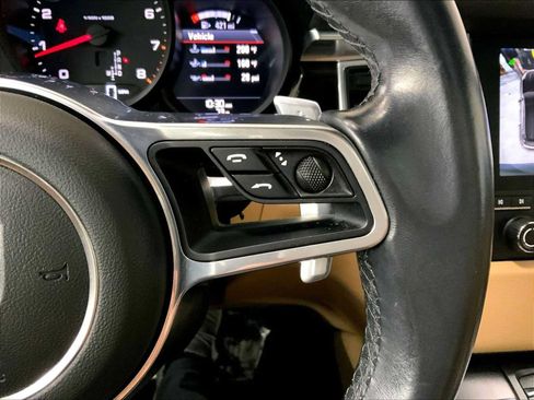 Certified 2018 Porsche Macan AWD/4WD image 28