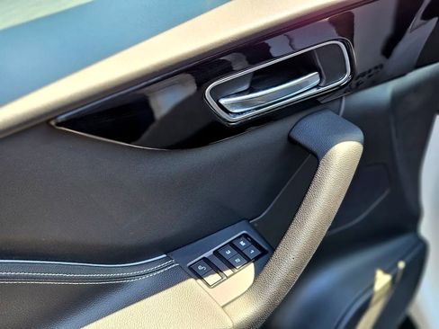 Used 2019 Jaguar F-PACE R-Sport image 28