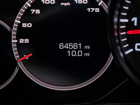 Used 2020 Porsche Cayenne image 22