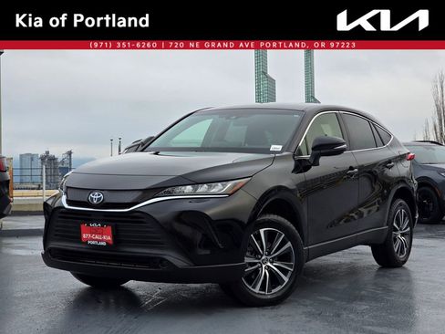 Used 2022 Toyota Venza LE image 1