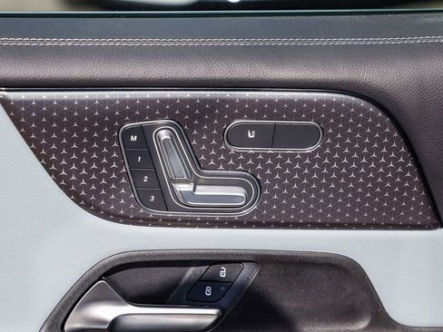 New 2026 Mercedes-Benz GLB 250 image 21
