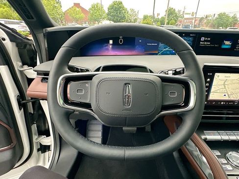 New 2026 Lincoln Nautilus Reserve AWD/4WD image 18