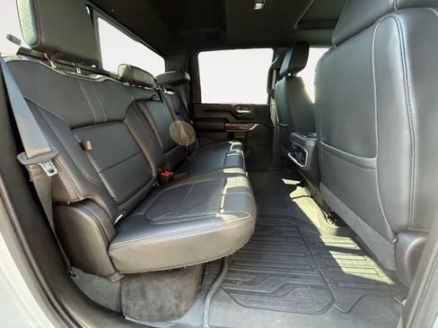 Used 2022 Chevrolet Silverado 3500 High Country image 11