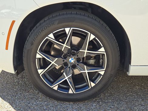 Used 2025 BMW X3 xDrive30i AWD/4WD image 11