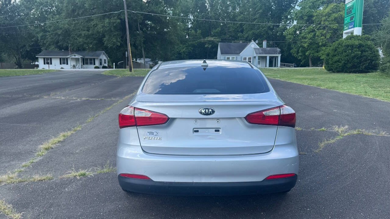 Used 2016 Kia Forte LX FWD image 7