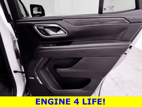 Used 2022 GMC Yukon SLT w/ SLT Luxury Package image 13