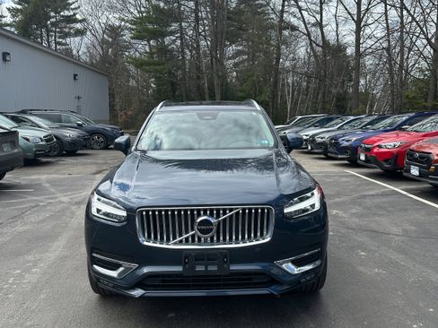 Used 2024 Volvo XC90 B5 Core image 2