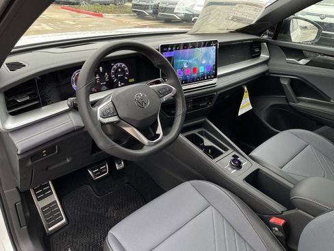 New 2026 Volkswagen Tiguan SE R-Line image 11