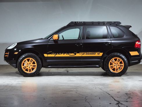 Used 2010 Porsche Cayenne S Transsyberia image 8