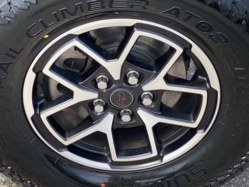 Used 2024 Jeep Wrangler Unlimited Rubicon AWD/4WD image 28