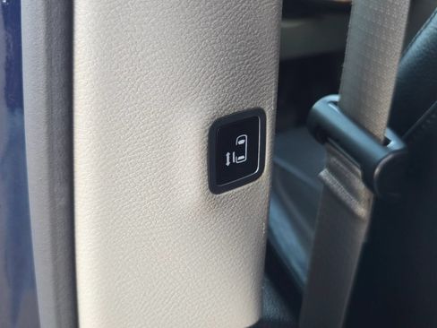 Used 2019 Chrysler Pacifica Touring-L FWD image 43