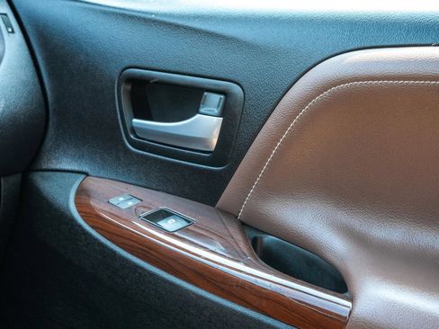 Used 2017 Toyota Sienna Limited Premium FWD image 23