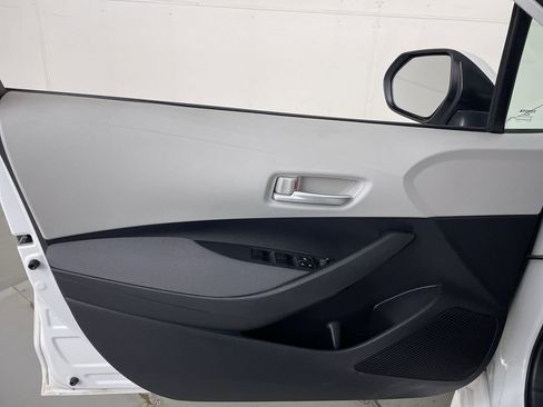 Used 2020 Toyota Corolla LE image 10