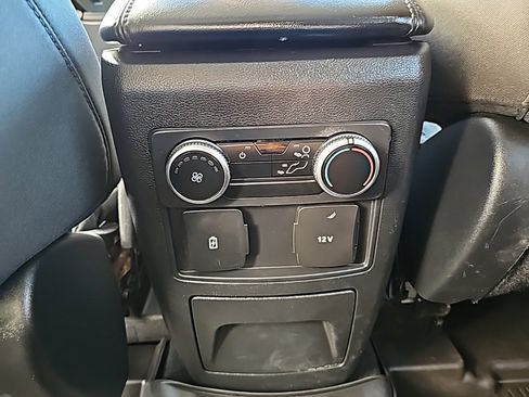 Used 2023 Ford Explorer XLT image 13