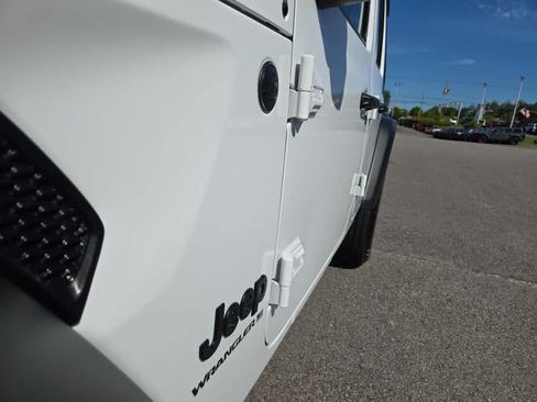 Used 2026 Jeep Wrangler Unlimited Sport AWD/4WD image 15