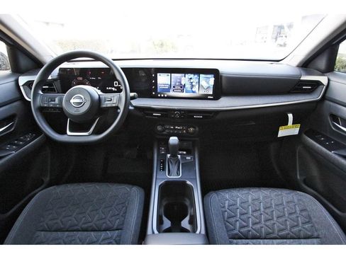 New 2026 Nissan Kicks SV w/ SV Premium Package FWD image 7