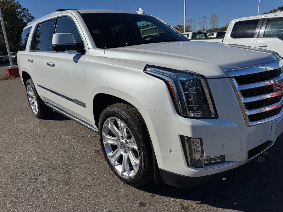 Used 2017 Cadillac Escalade Premium Luxury AWD/4WD image 12