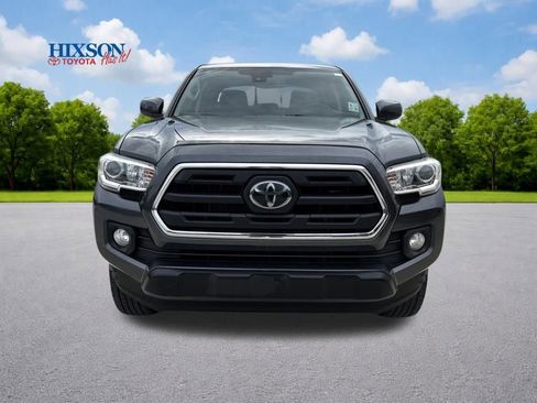 Used 2018 Toyota Tacoma SR5 image 2