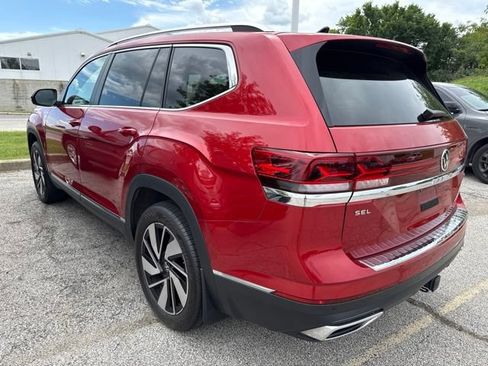 Used 2024 Volkswagen Atlas SEL AWD/4WD image 3