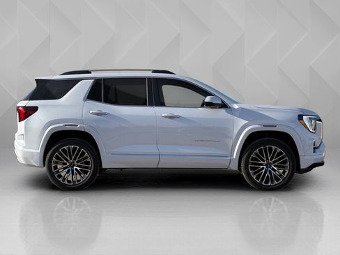 New 2026 GMC Terrain Denali w/ LPO, Floor Liner Package image 4