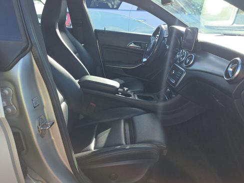 Used 2019 Mercedes-Benz CLA 250 image 7