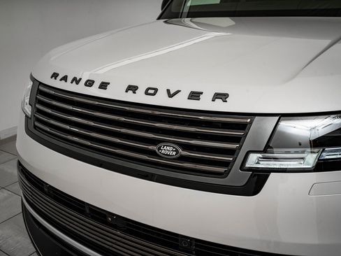 New 2026 Land Rover Range Rover SV image 16