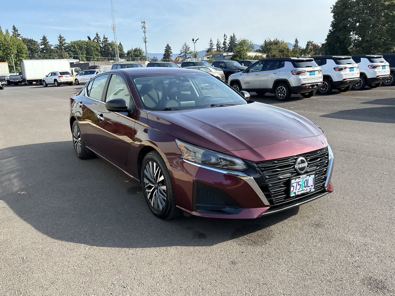 Used 2025 Nissan Altima 2.5 SV FWD image 7