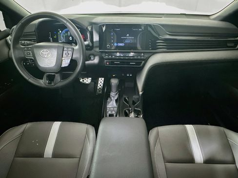 Used 2025 Toyota Camry SE FWD image 27
